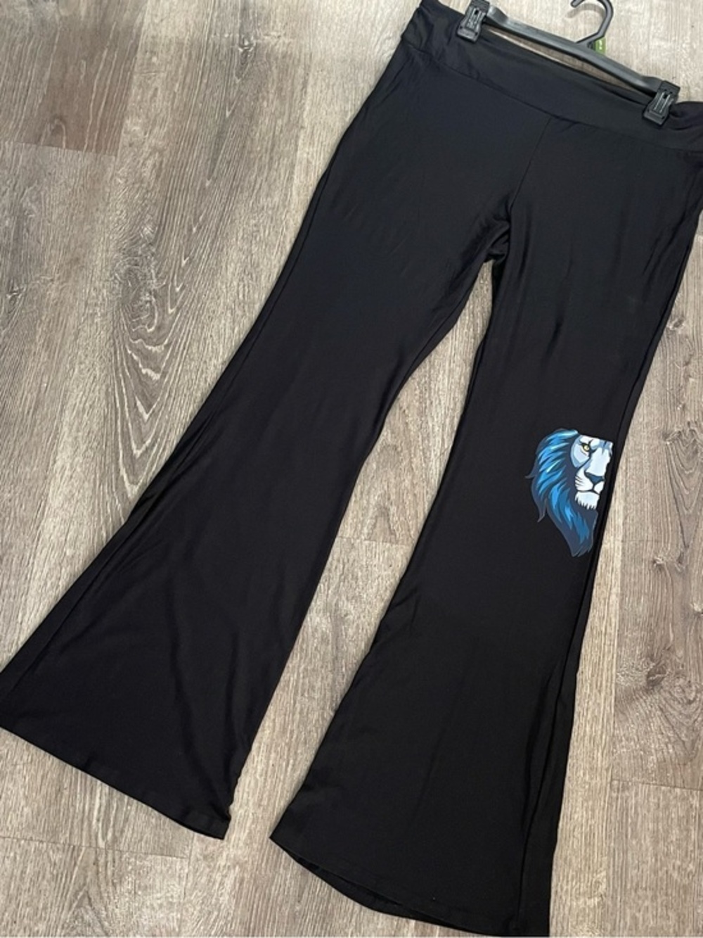 Detroit lions Black Flared Leggings with Blue Lion Graphic